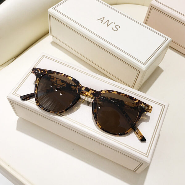 Women's UV-proof Strong Light Brown Myopia Sunglasses - Image 9
