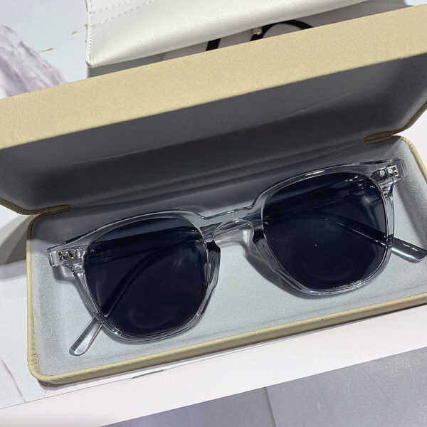 Women's UV-proof Strong Light Brown Myopia Sunglasses - Image 4